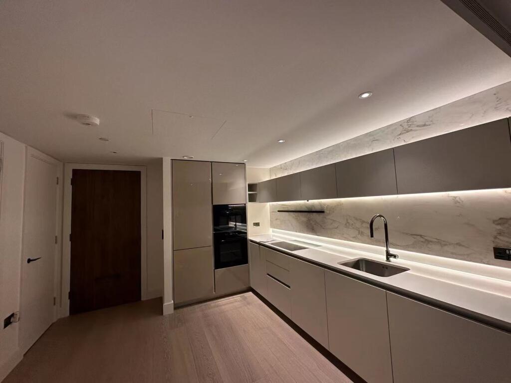 Cassini Apartments, White City Living, Cascade Way, White City, London W12 photo 2