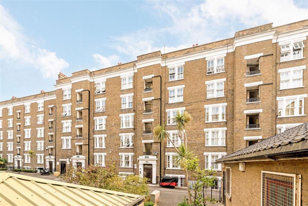 Apartment in London - View 5