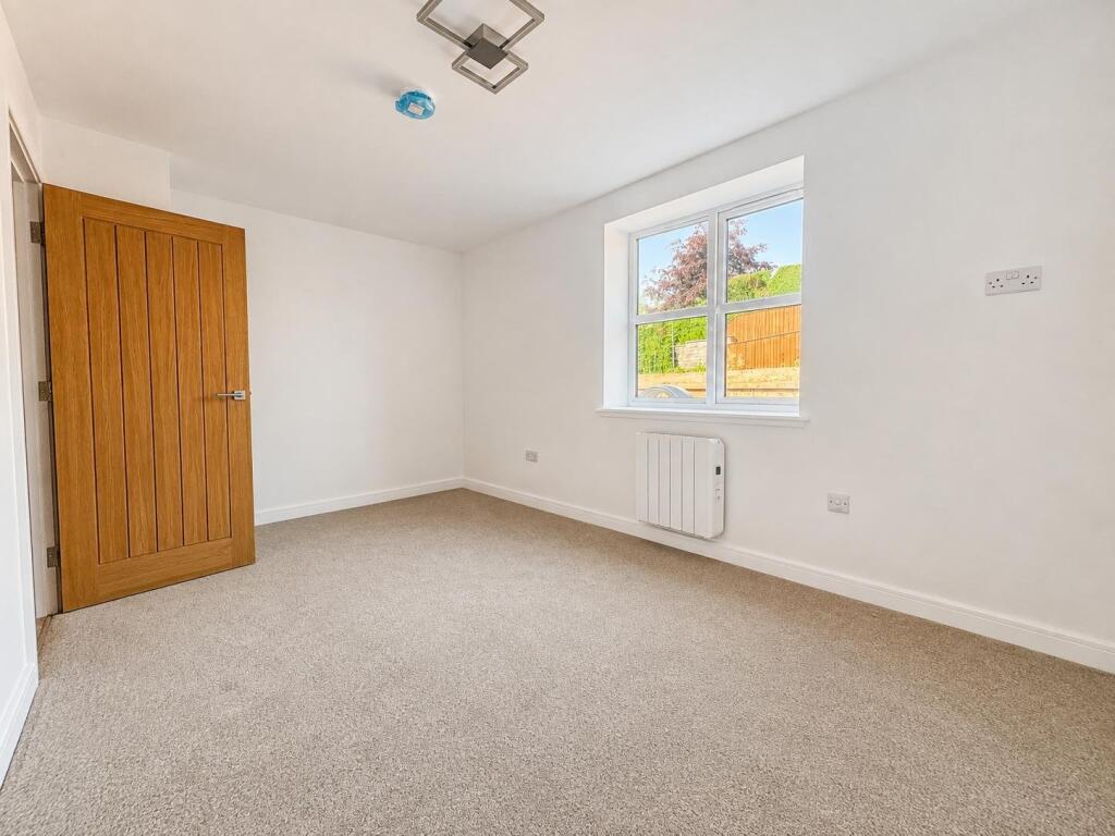 Apartment in Rossendale, Lane Side - View 3