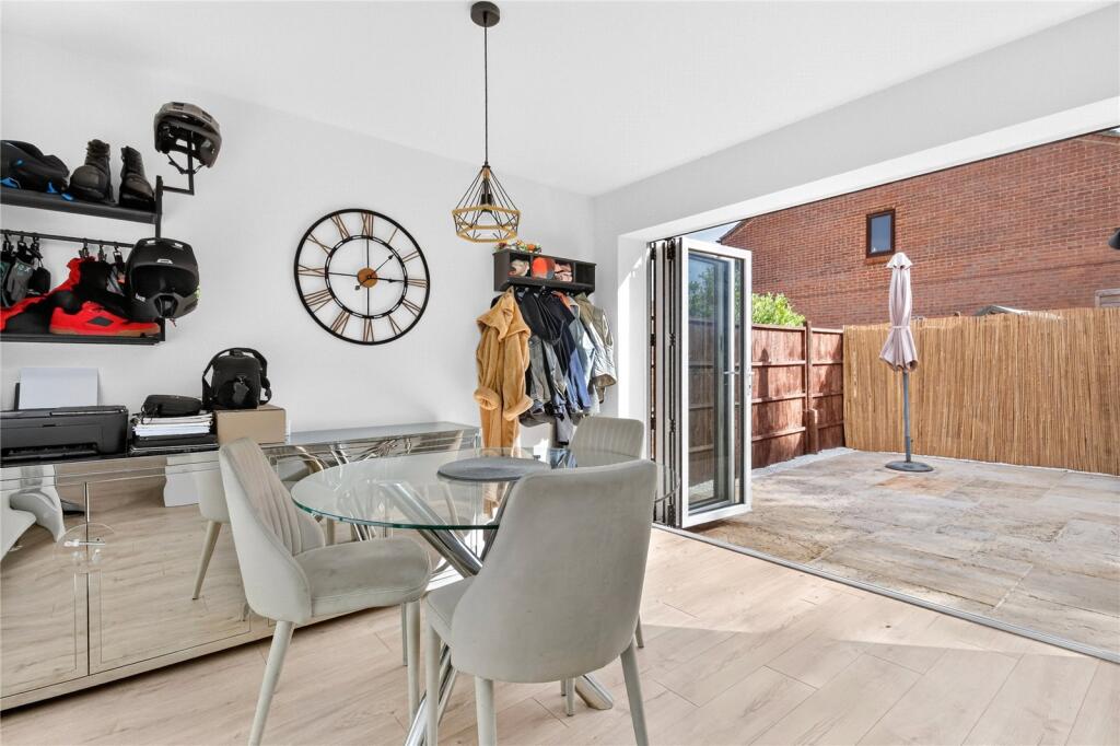 House in Winkfield, Bracknell Forest - View 5