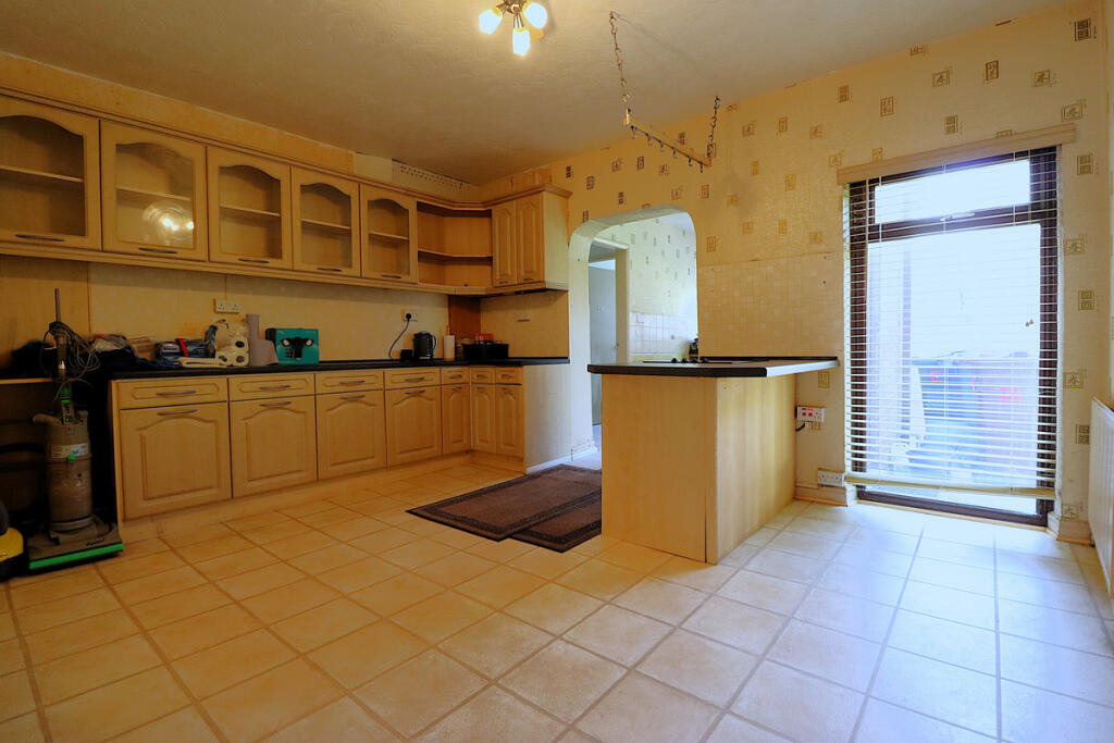 Woodcock Road, Hoyland Barnsley, S74 photo 4