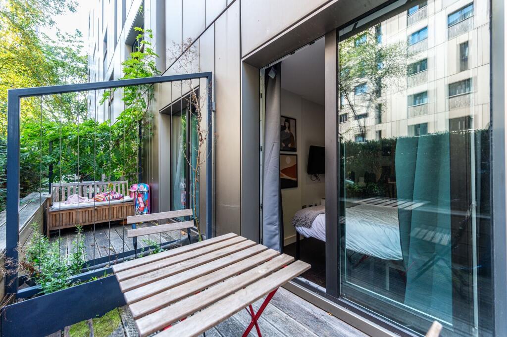 Apartment in London - View 5