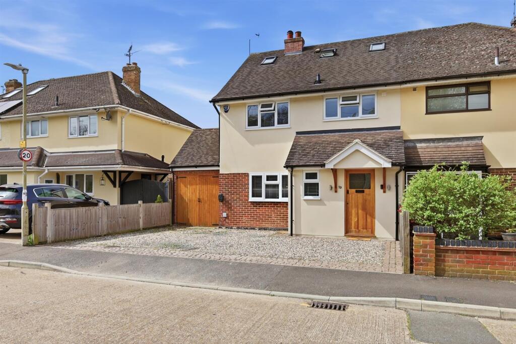 Main image of property: Abbots Close, Shenfield, Brentwood