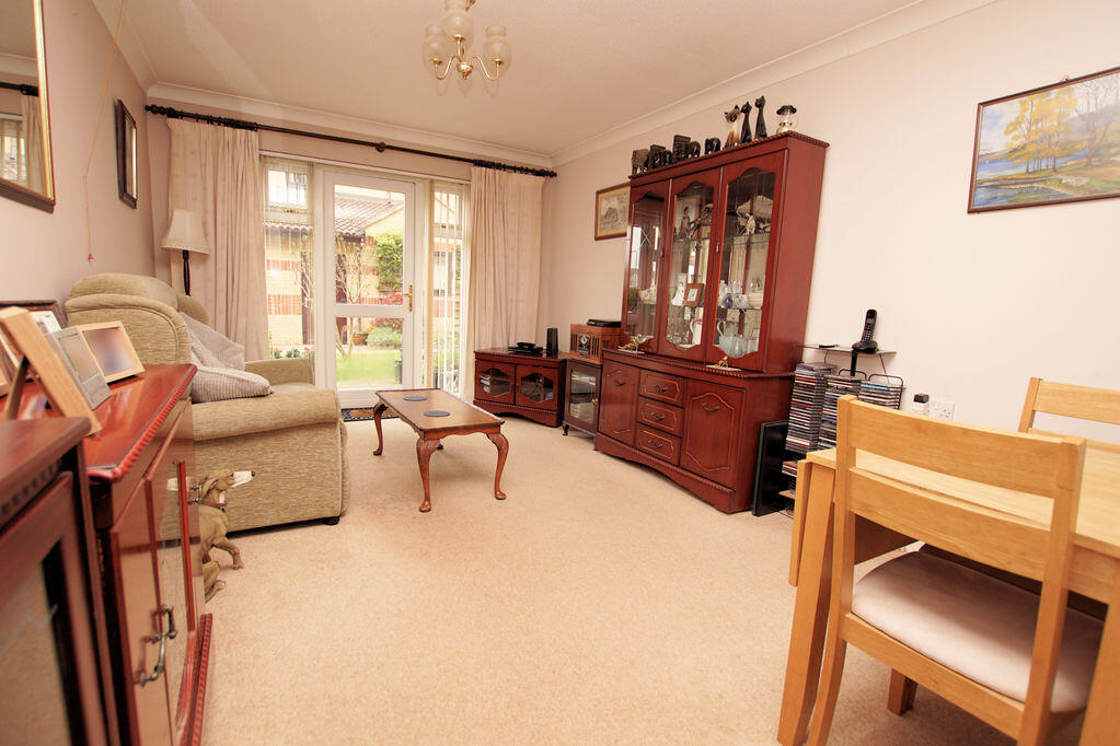 Berkeley Court, Lee-On-The-Solent, PO13 photo 3