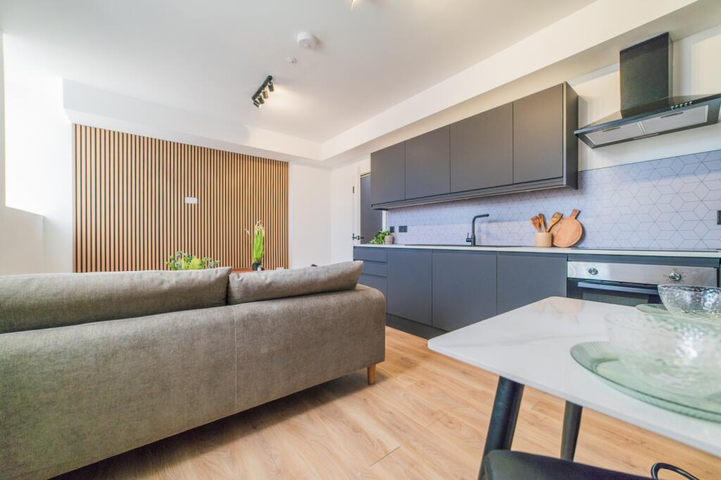 Apartment in Cardiff, Maindy, Cathays - View 5