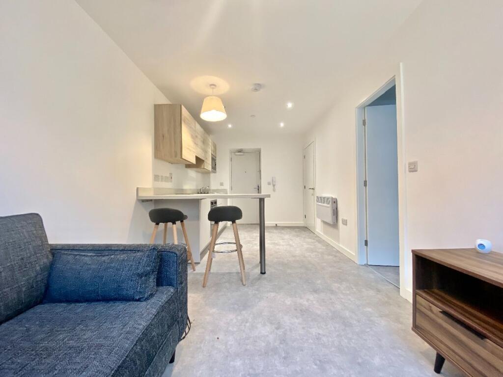 Apartment in Sheffield, South Yorkshire - View 3