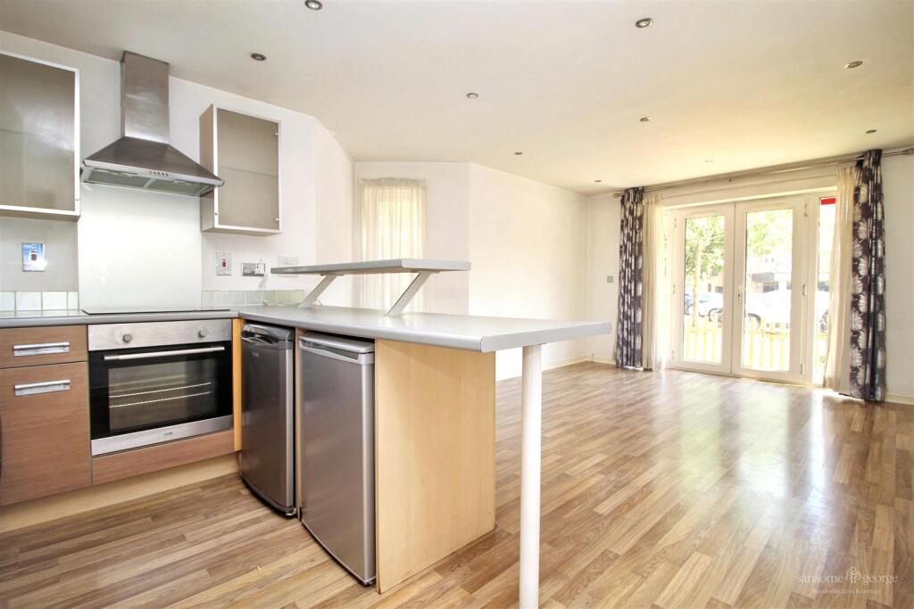 Apartment in Reading, Dee Park - View 4