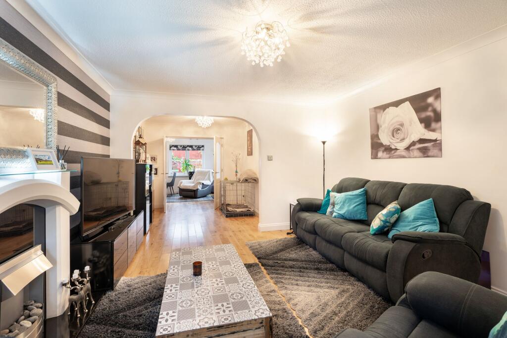 House in Gartcosh, North Lanarkshire - View 2