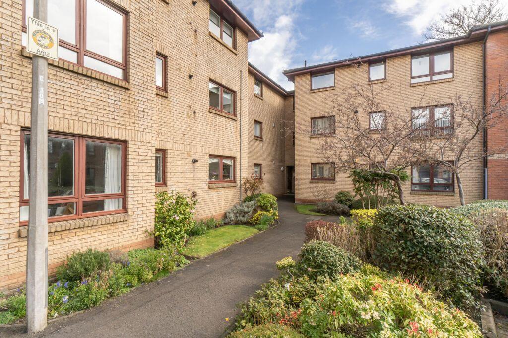 Main image of property: 2/6 Caithness Place, Trinity, Edinburgh, EH5 3AE