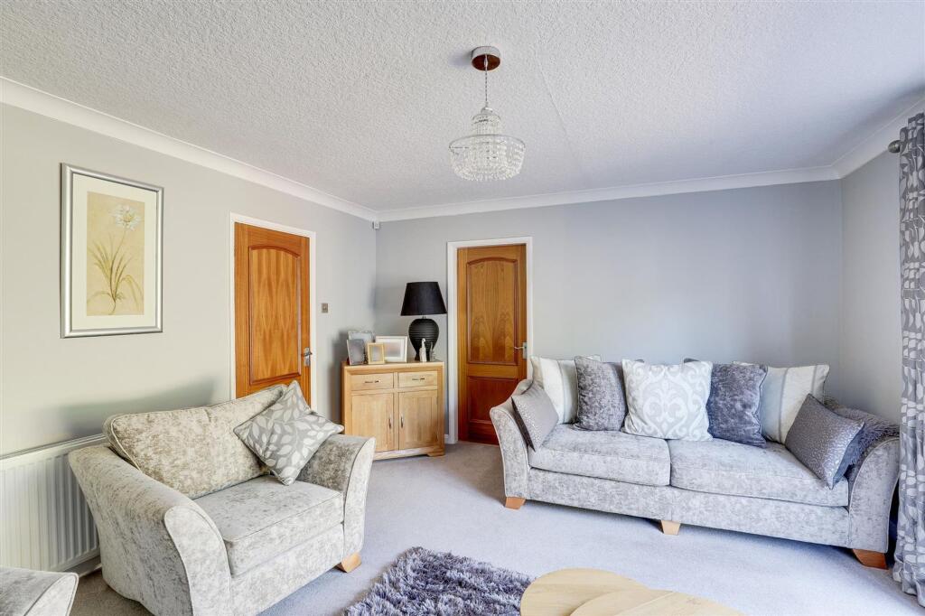 Axford Close, Gedling, NG4 photo 4
