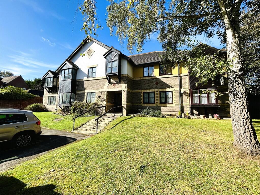 Main image of property: Walkers Place, Reading, Berkshire, RG30