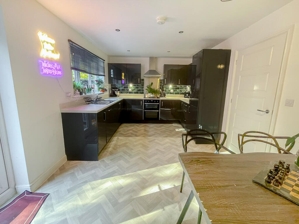 House in Doncaster - View 5