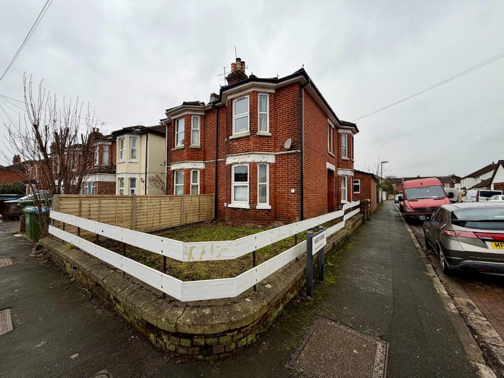Main image of property: Shirley Park Road, Southampton, Hampshire, SO16