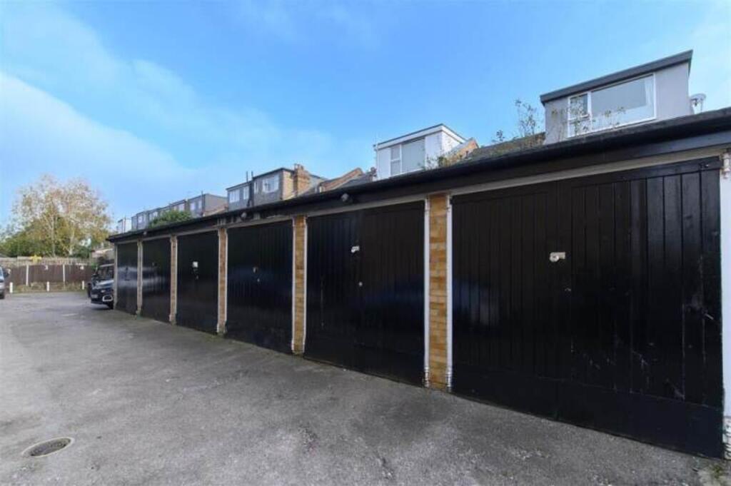 Main image of property: Garage, 9 Church Court, The Walks, East Finchley N2 8DN