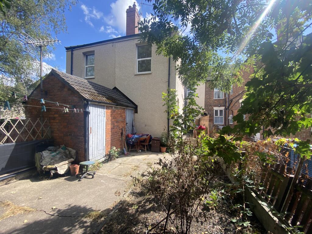 Apartment in Hull - View 2