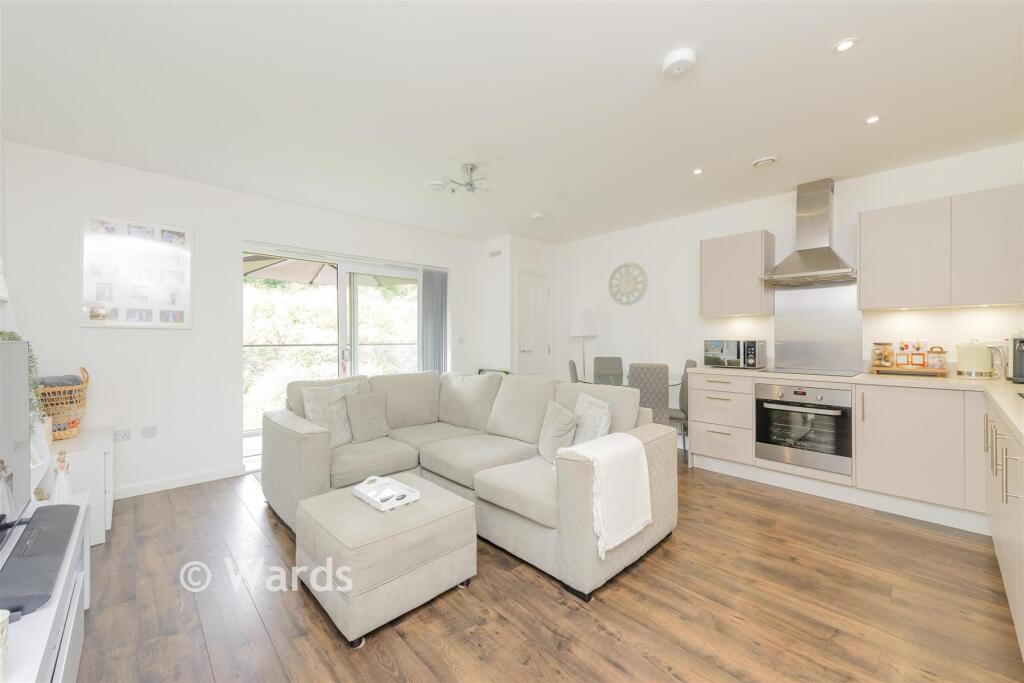 Apartment in Dartford - View 5