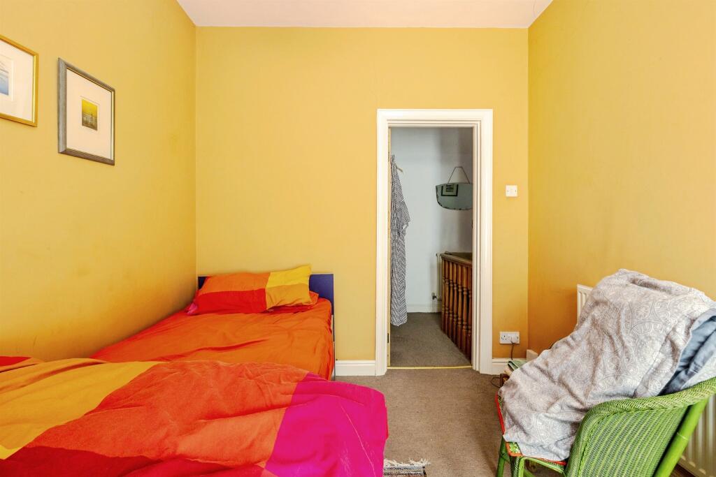 House in Lincoln - View 5