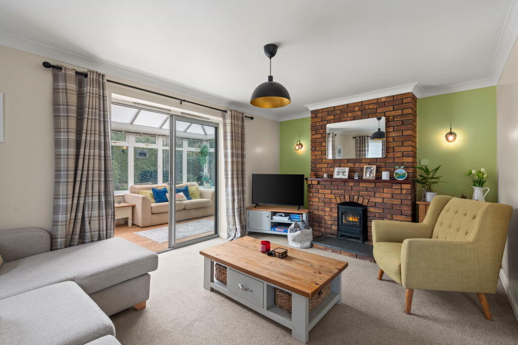 House in South Kesteven, Long Bennington - View 3
