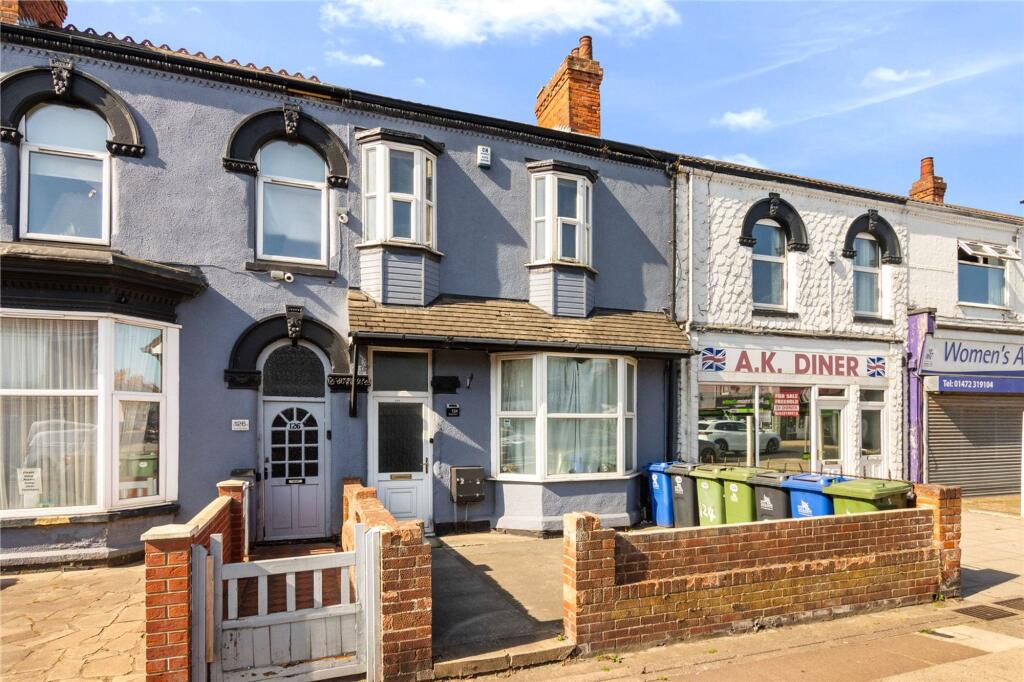 2-bed flat on Grimsby Road, Cleethorpes, DN35, £95,000