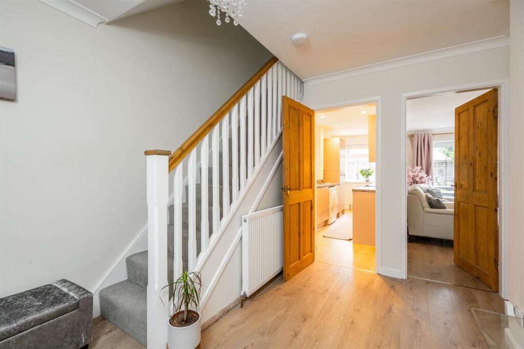 House in Solihull, Ulverley Green - More
