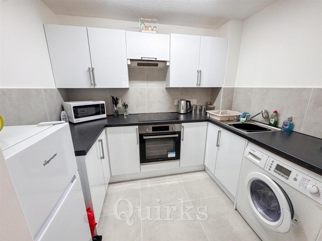 Queens Park Avenue, Billericay photo 2