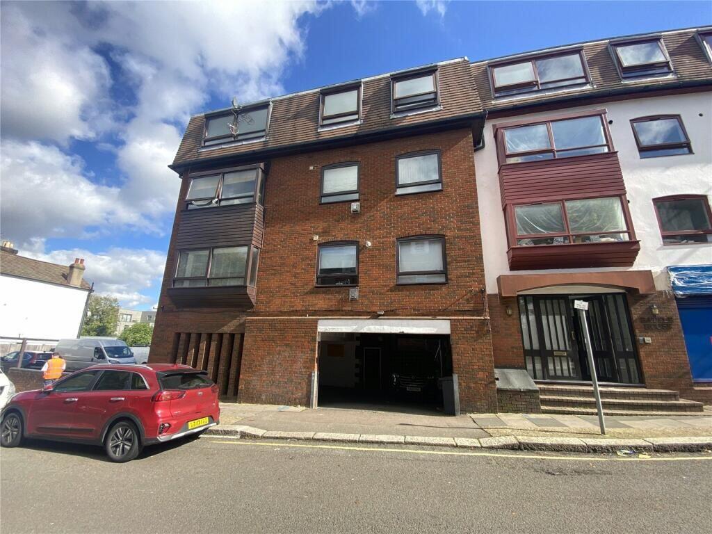 Apartment in Enfield - More