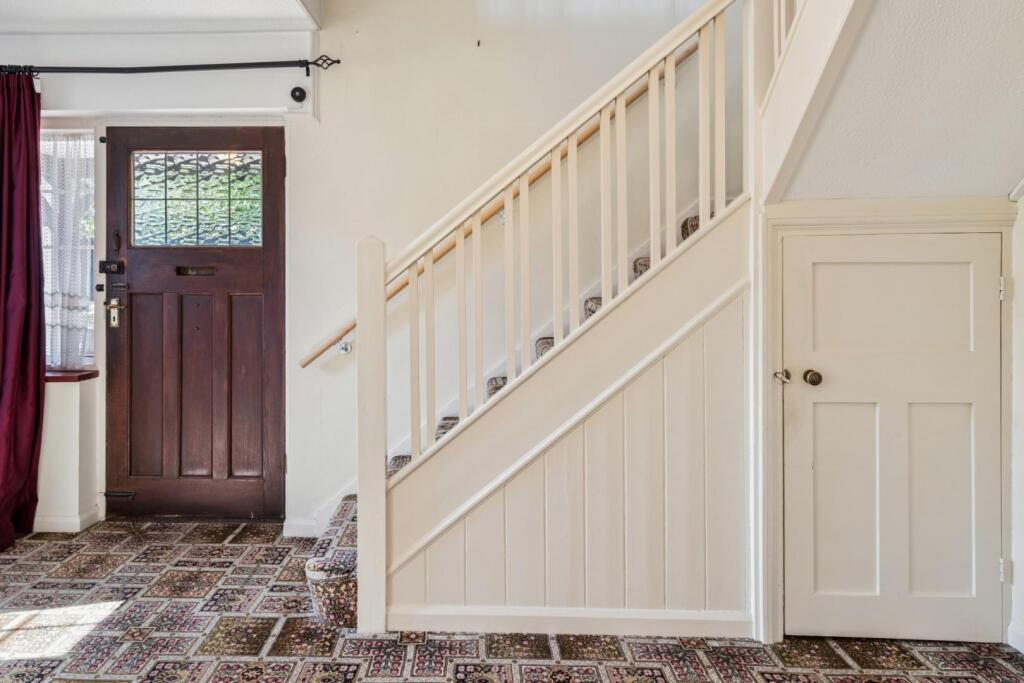 Longfield Drive, Amersham, Buckinghamshire, HP6 5HD photo 4