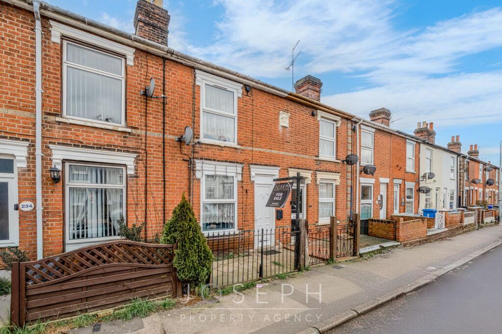 2-bed terraced on Bramford Lane, Ipswich, IP1, £170,000