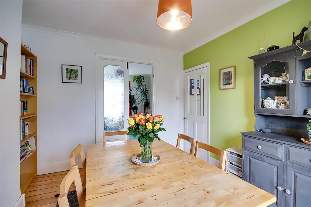 Heatherstone Road, Worthing, BN11 - More