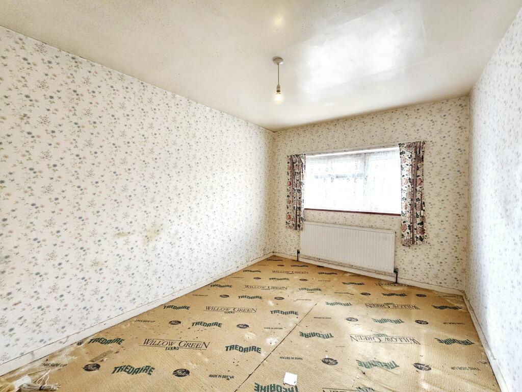 House in Scarborough, Barrowcliff - More