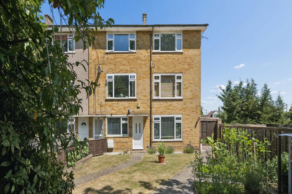 Main image of property: St Davids Close, Iver, SL0