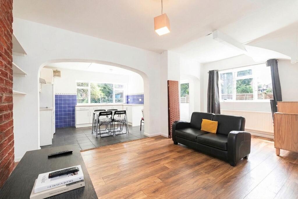 Main image of property: Sawley Road, Shepherds Bush, W12