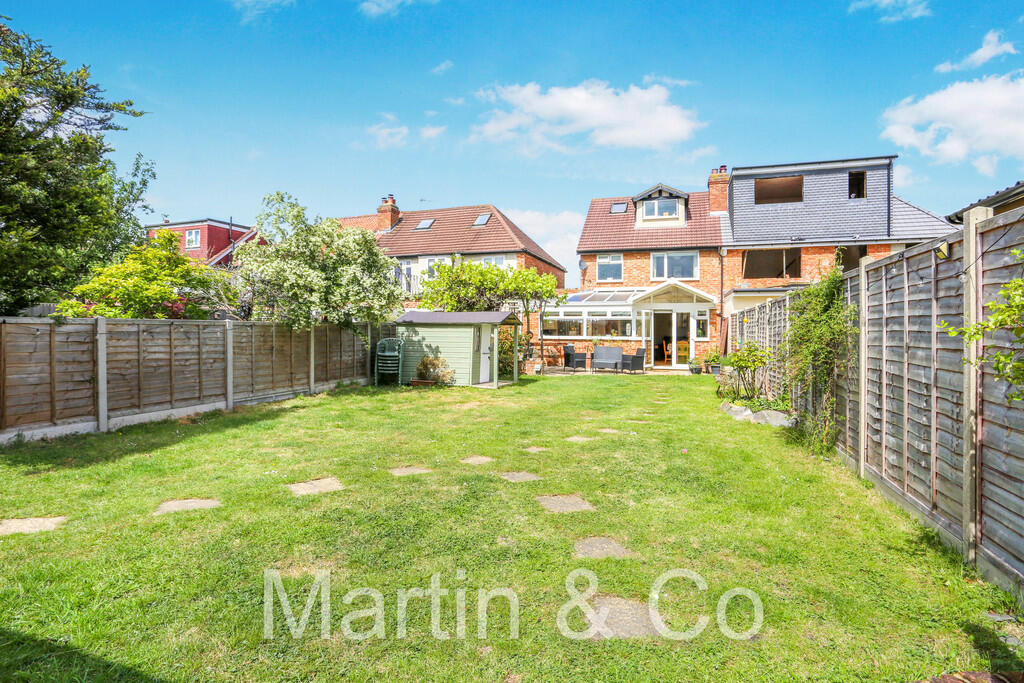House in Sutton - More
