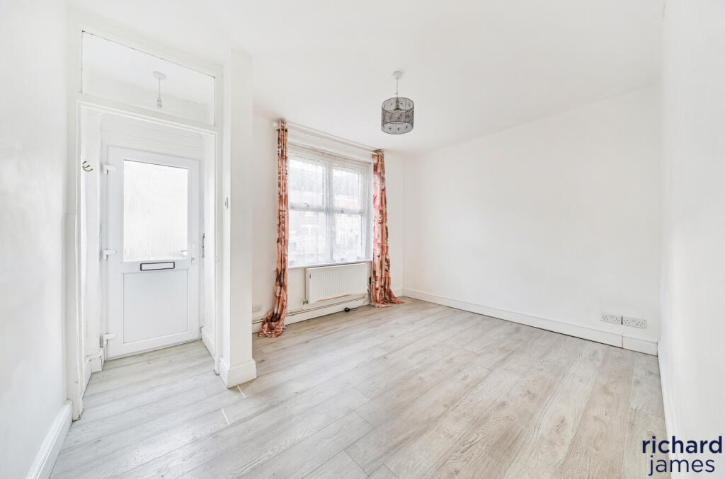 House in Swindon - View 5