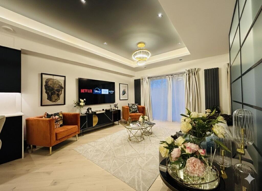 Main image of property: Whetstone, 1238 High Road, London, N20