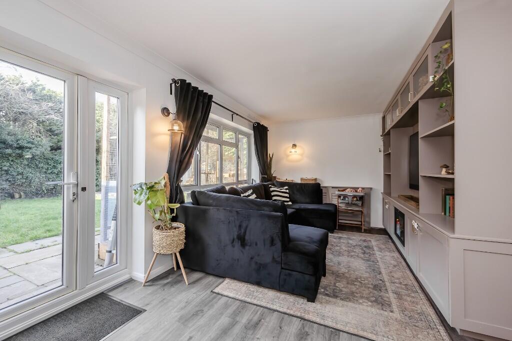 Main image of property: Hookfield, Harlow CM18 6QW