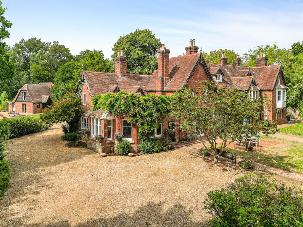 Main image of property: Blundell Lane Bursledon Southampton, Hampshire, SO31 1AA
