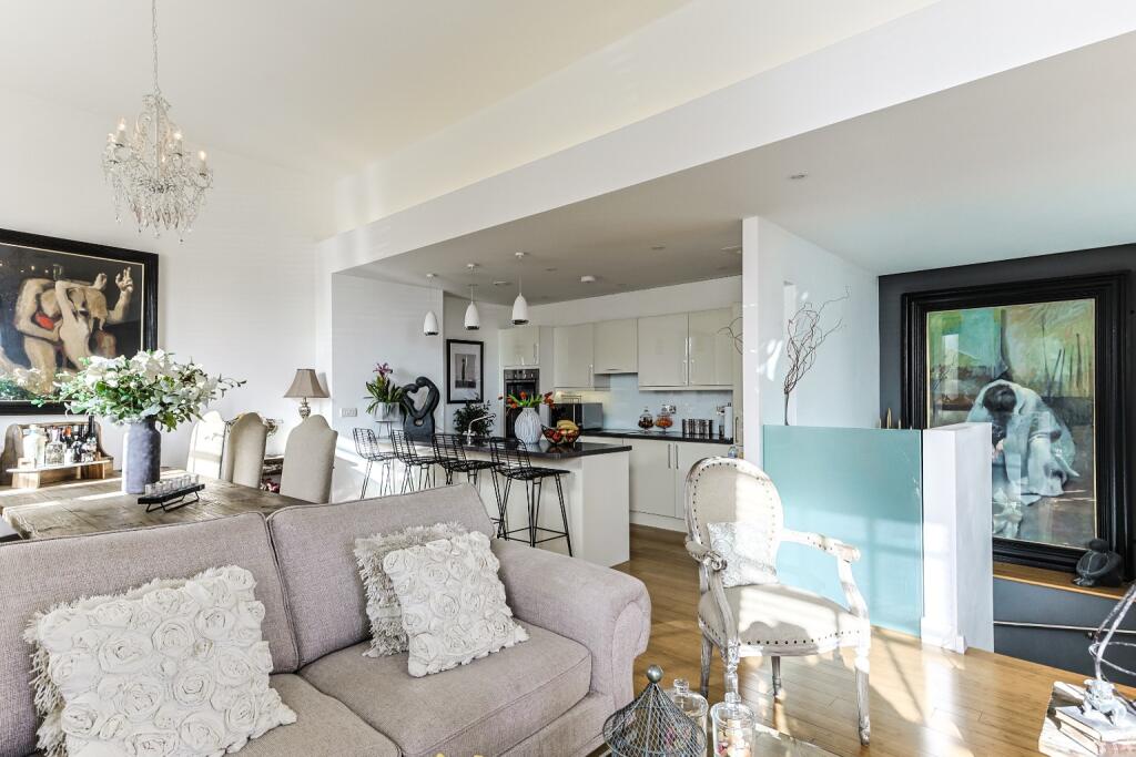 Craigie Drive, Plymouth, Devon, PL1 photo 2