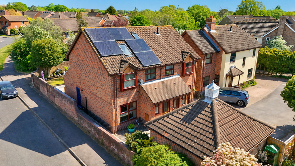 4-bed semi-detached on Trimaran Road, Warsash, £399,950