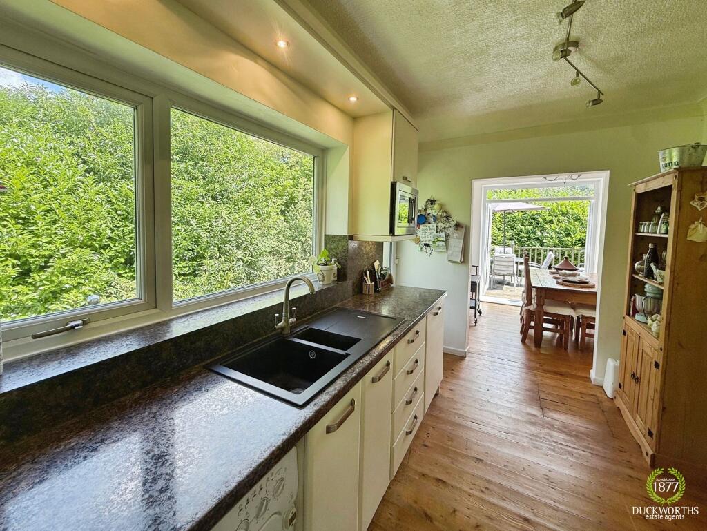 Larkhill Avenue, Burnley, BB10 - View 6