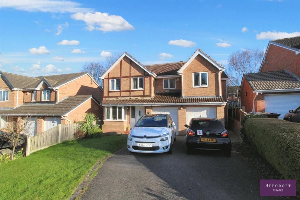 6-bed detached on Poplar Road, Wombwell, BARNSLEY, £445,000