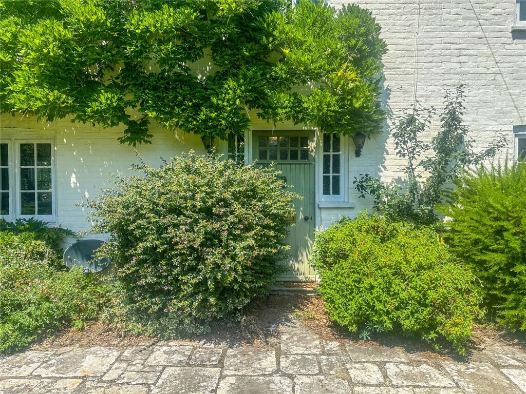 Burley Road, Winkton, Christchurch, Dorset, BH23 photo 4
