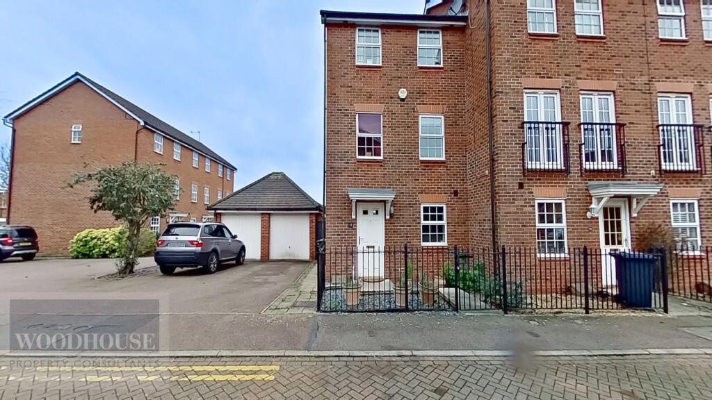 Main image of property: Glen Luce, Cheshunt, EN8