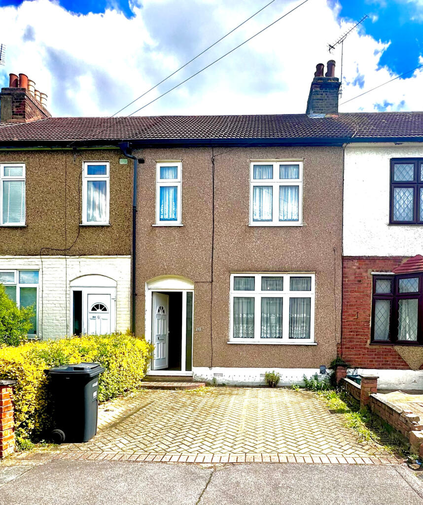 Main image of property: Inglehurst Gardens, Ilford, IG4