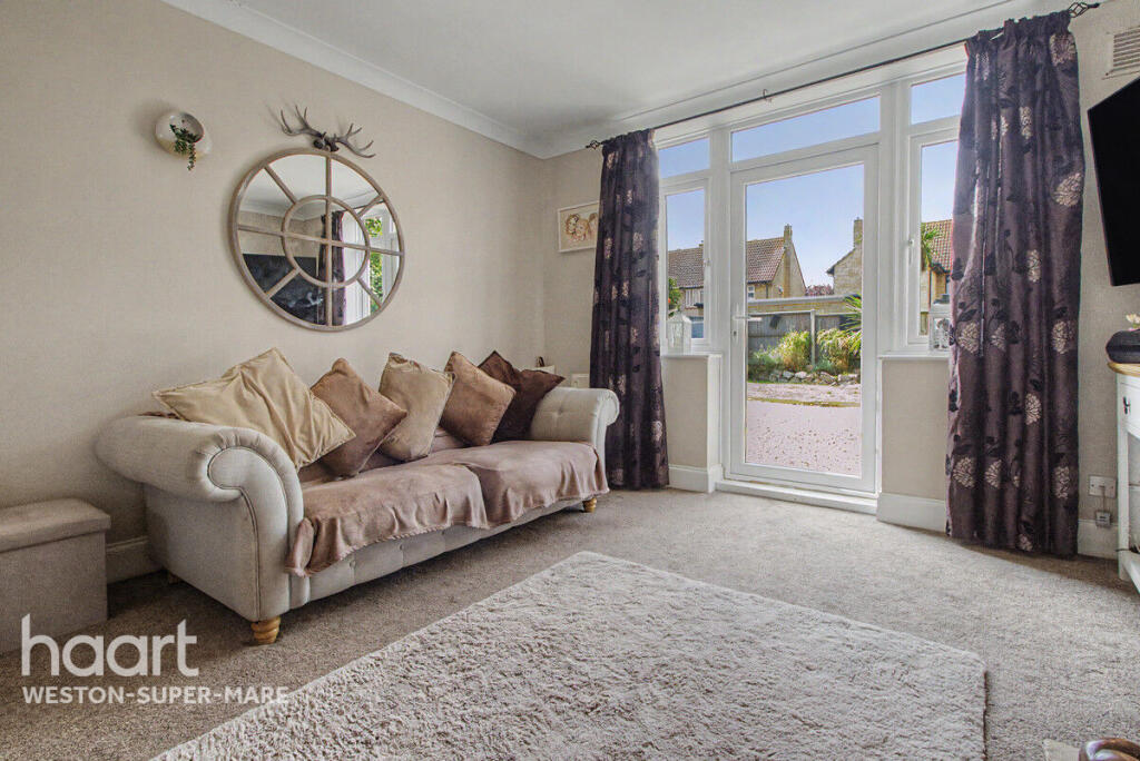 House in Weston-super-Mare, Whitecross Village - More