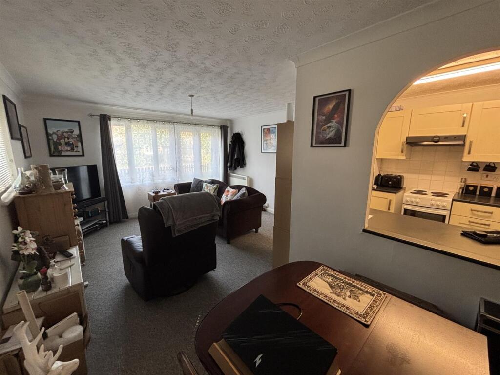 Main image of property: Longworth Close, Banbury