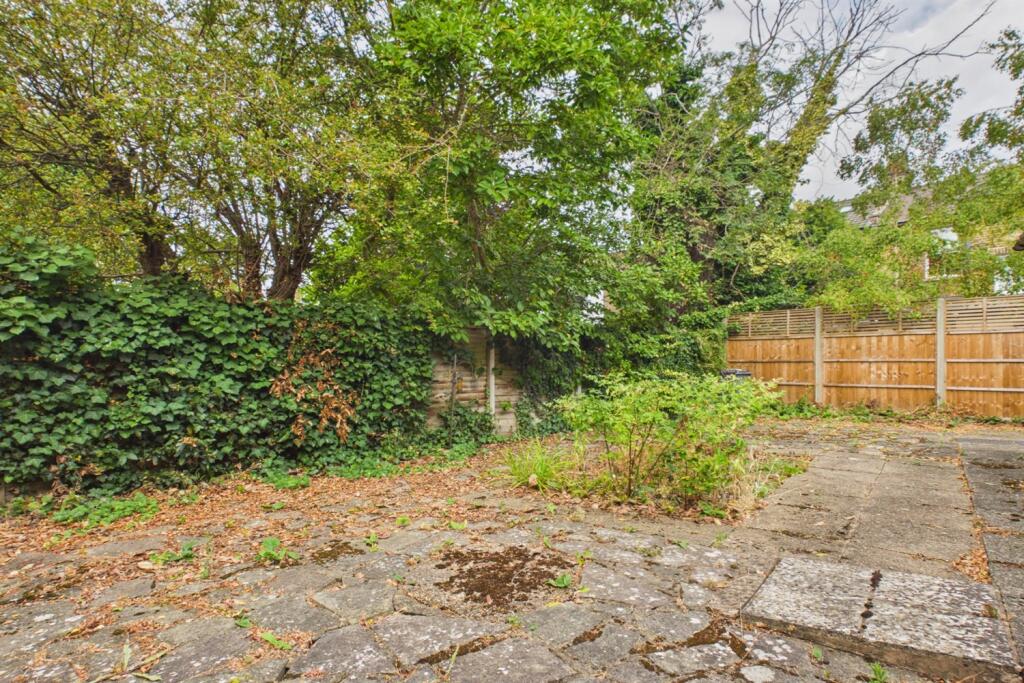 House in London - View 5