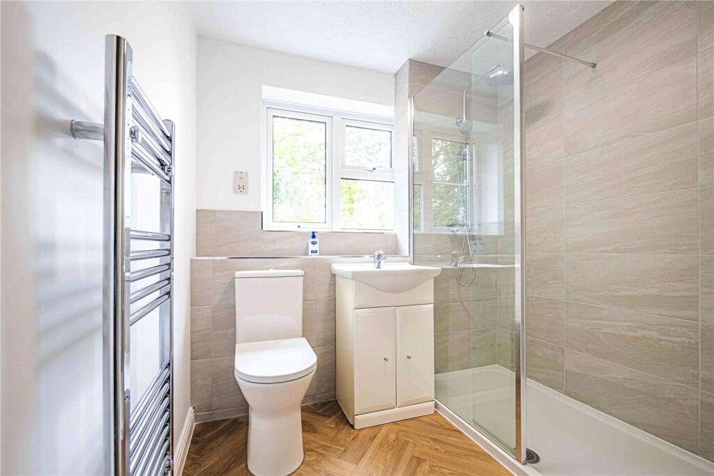 Apartment in Watford - View 3