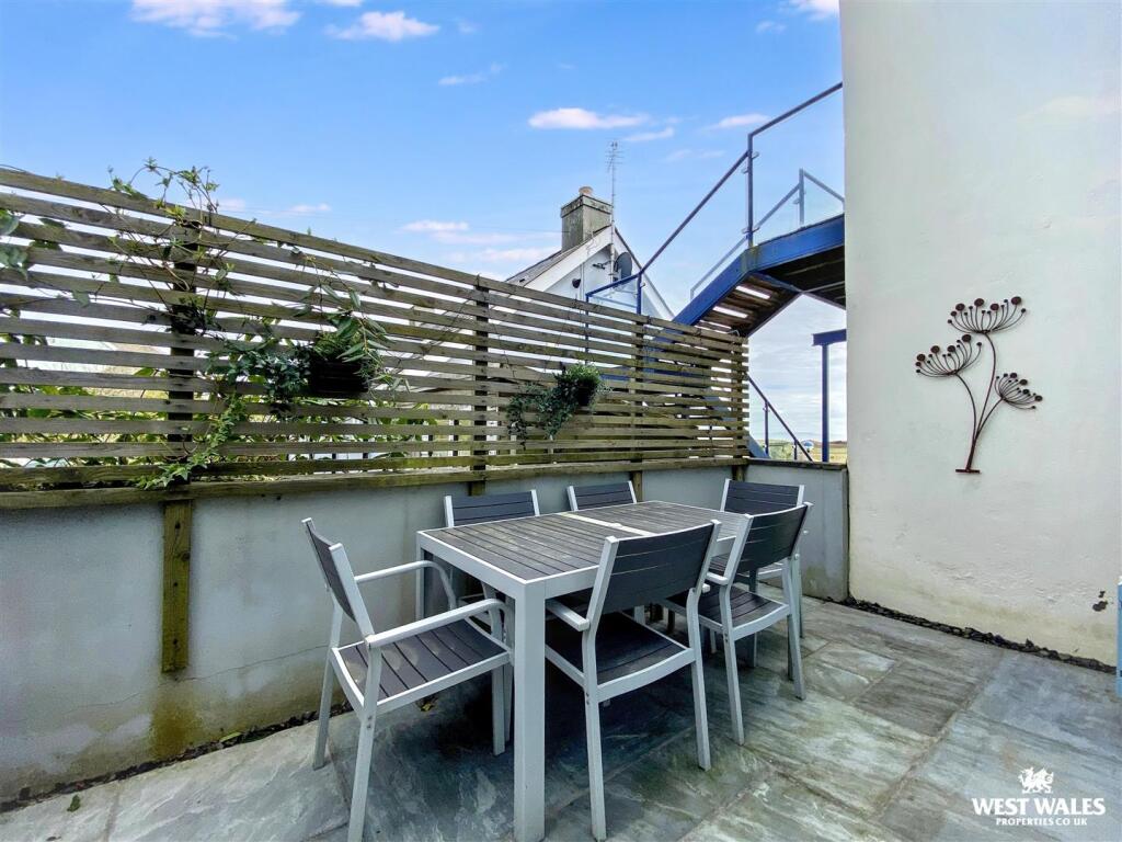 House in Penally - View 4