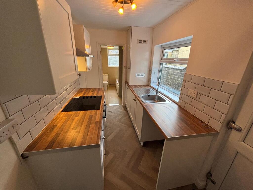 House in Stoke-on-Trent - View 4